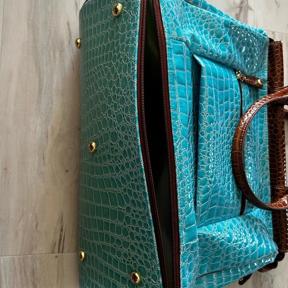 Turquoise and Brown Travel Luggage Set - Picture 14 of 16